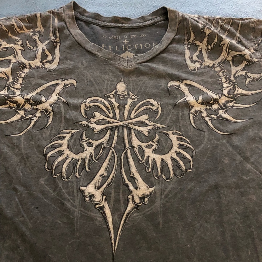 Sold: Affliction T-Shirt - Picture 4 of 8